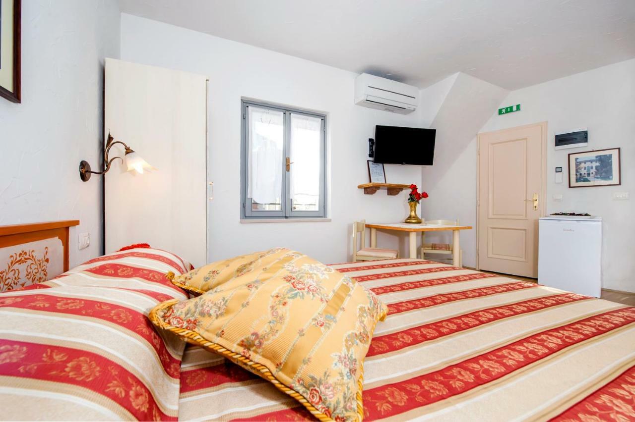 רוביני Guest House Sotto I Volti Centro Storico מראה חיצוני תמונה