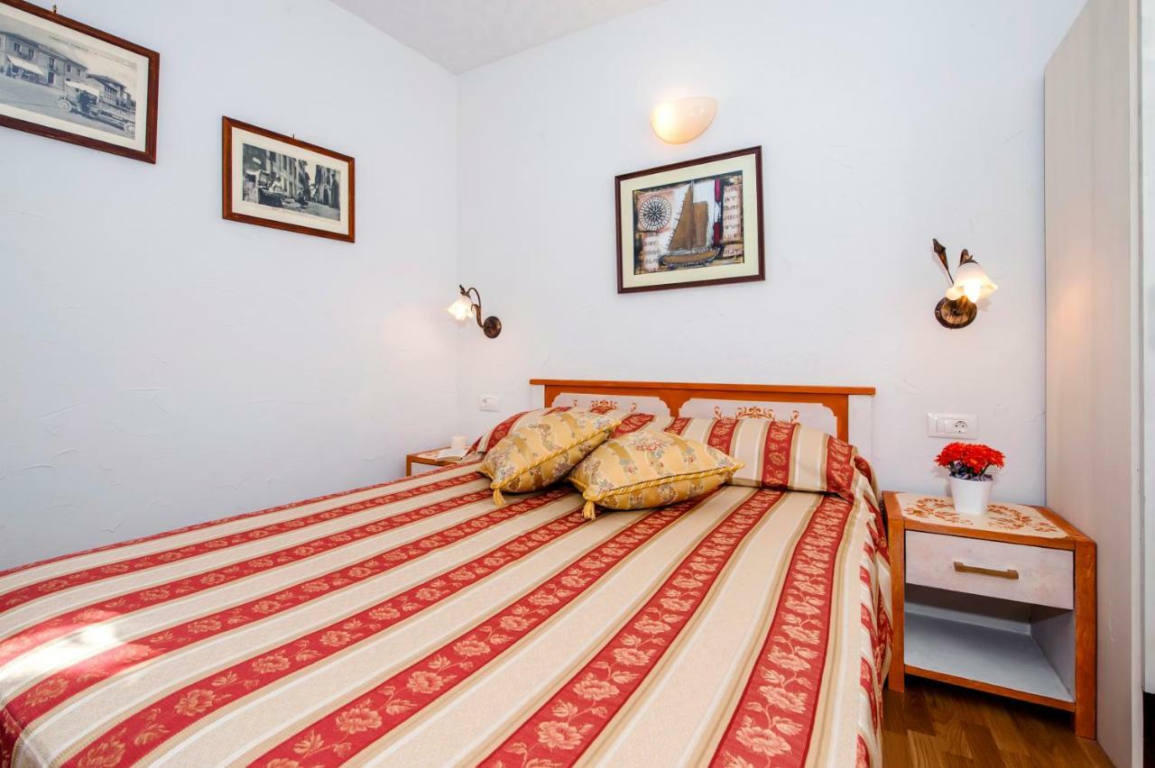 רוביני Guest House Sotto I Volti Centro Storico מראה חיצוני תמונה