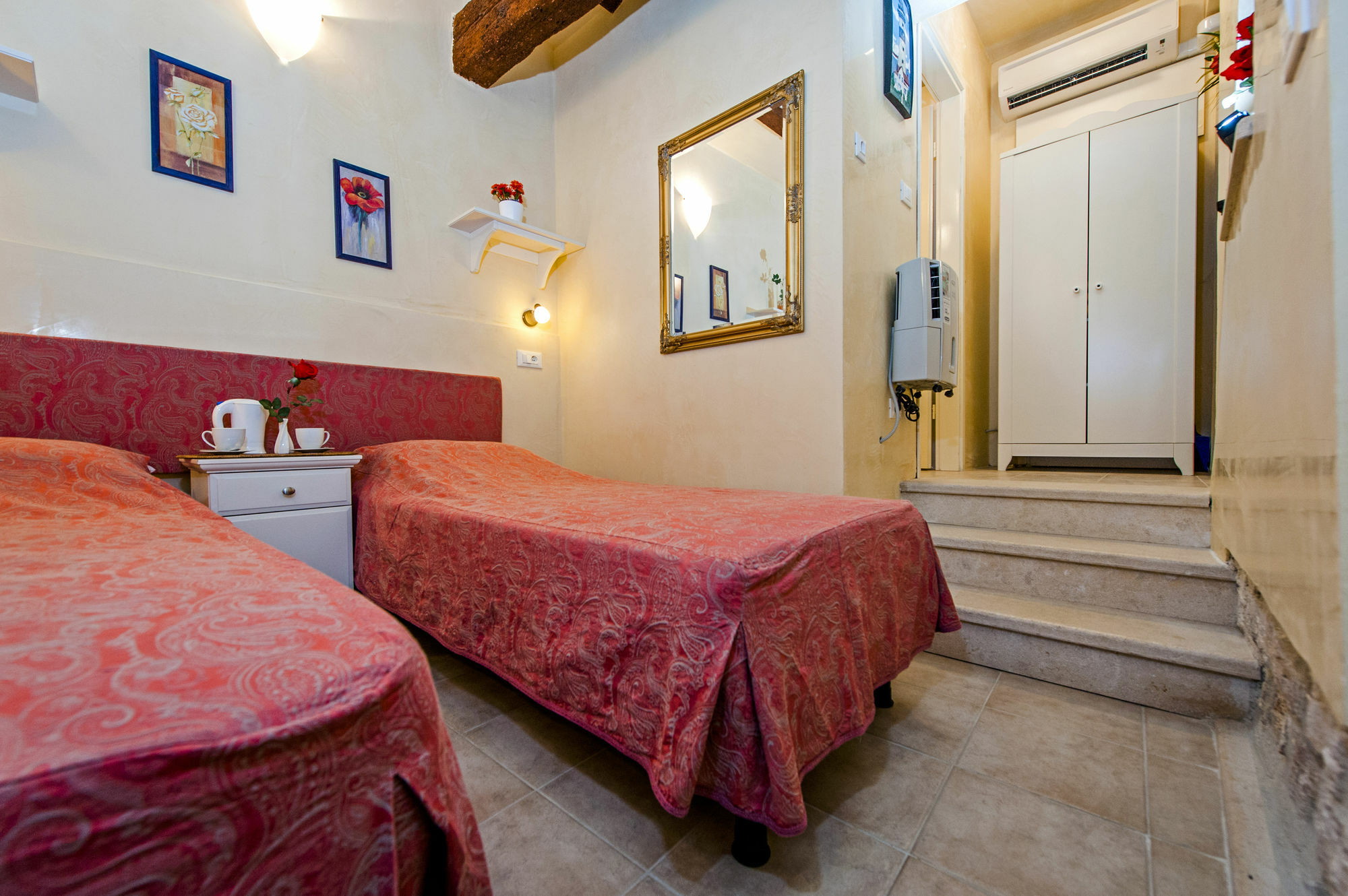 רוביני Guest House Sotto I Volti Centro Storico מראה חיצוני תמונה
