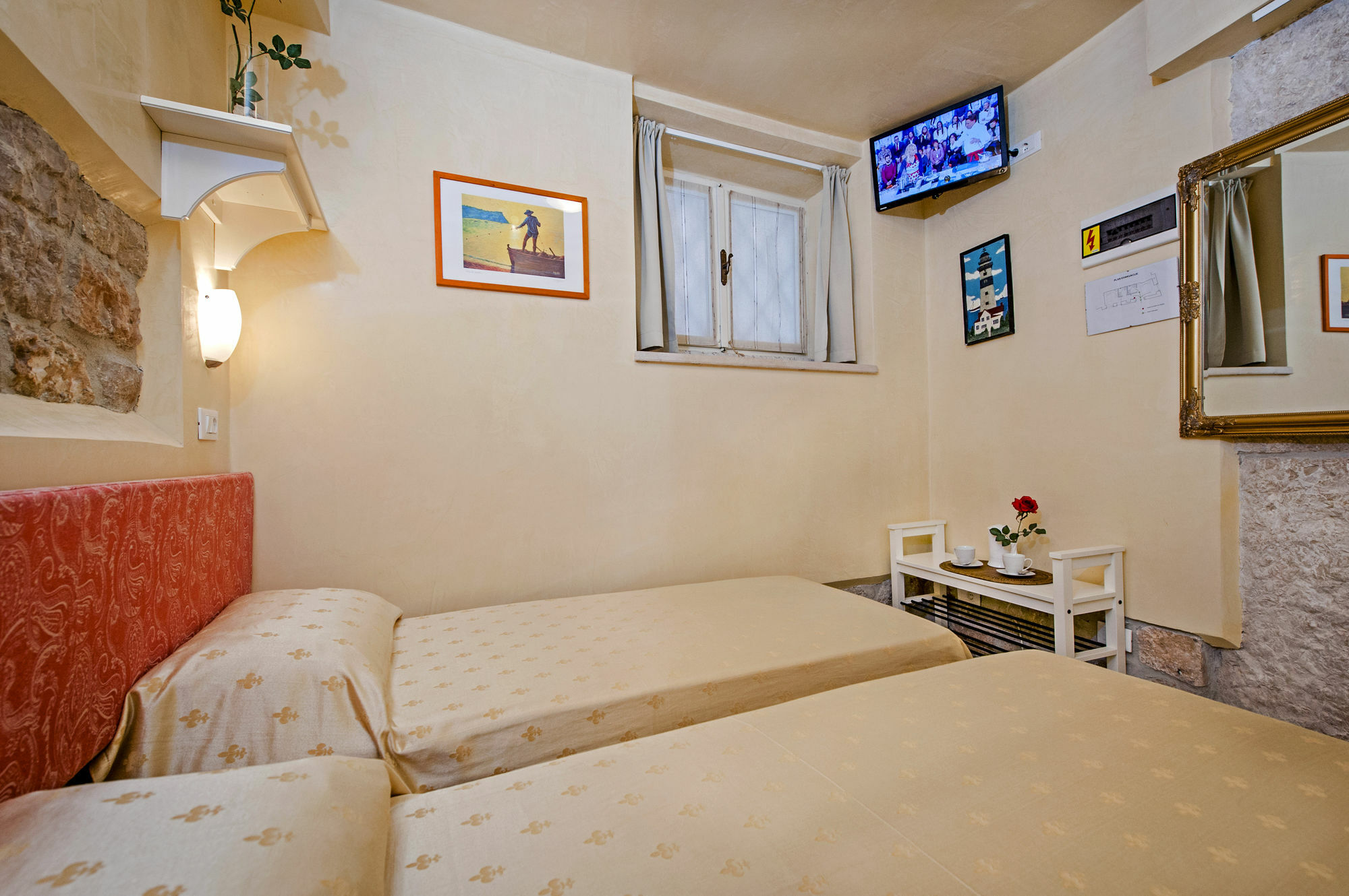 רוביני Guest House Sotto I Volti Centro Storico מראה חיצוני תמונה