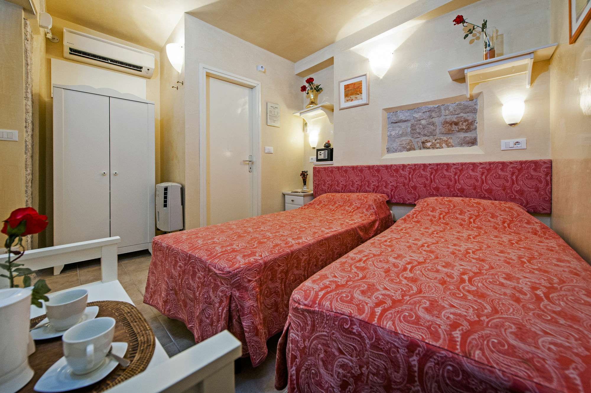 רוביני Guest House Sotto I Volti Centro Storico מראה חיצוני תמונה